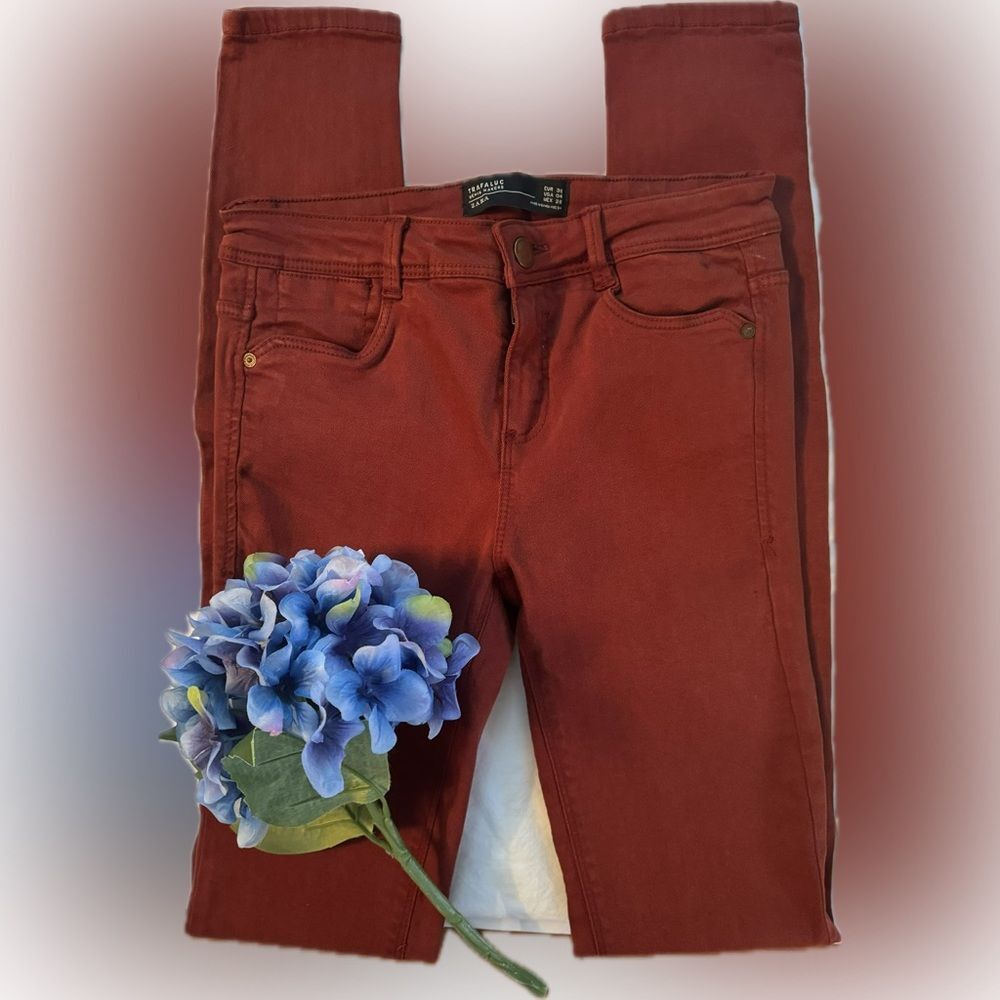 Perfect condition! Worn once! Super cute Zara jeans!!